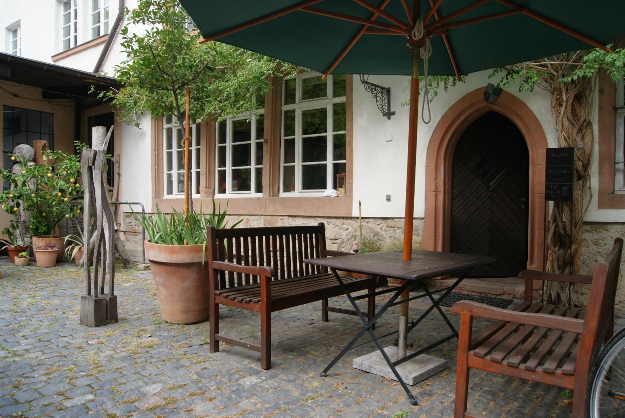 Historischer Adelshof Am Marktplatz, Atelier 70 M² Weinheim Eksteriør billede